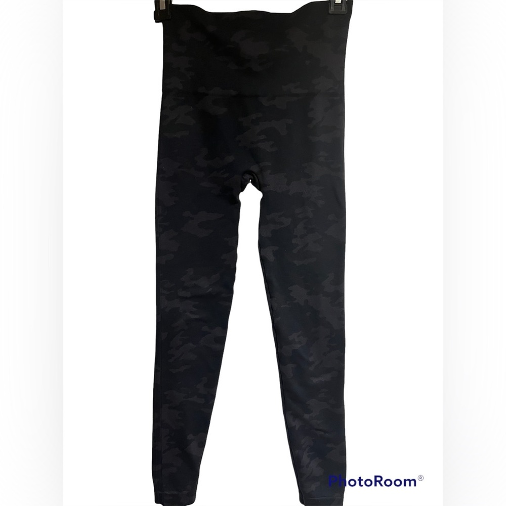 SPANX camouflage print leggings
